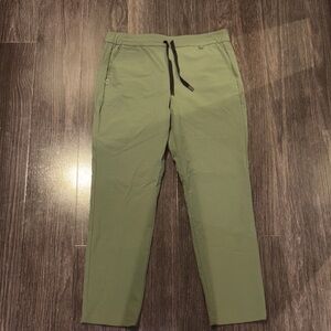 FIGS scrub trousers NWOT olive green L